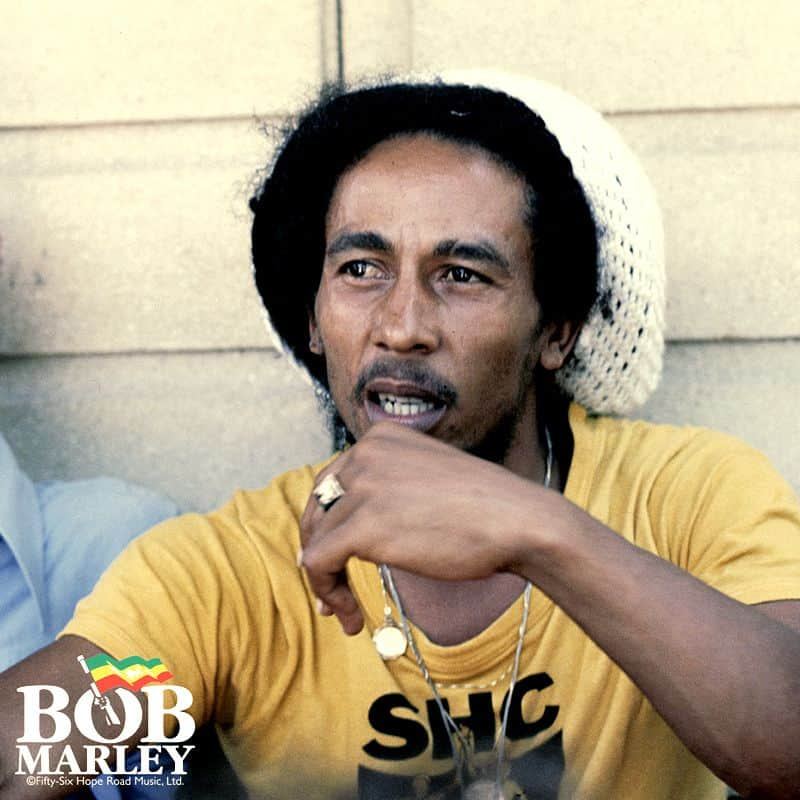 ボブ・マーリーさんのインスタグラム写真 - (ボブ・マーリーInstagram)「‘’Why you no check the heart that beat instead of the bank account?’’ #bobmarleyquotes . 📷 by Adrian Boot」4月13日 2時18分 - bobmarley