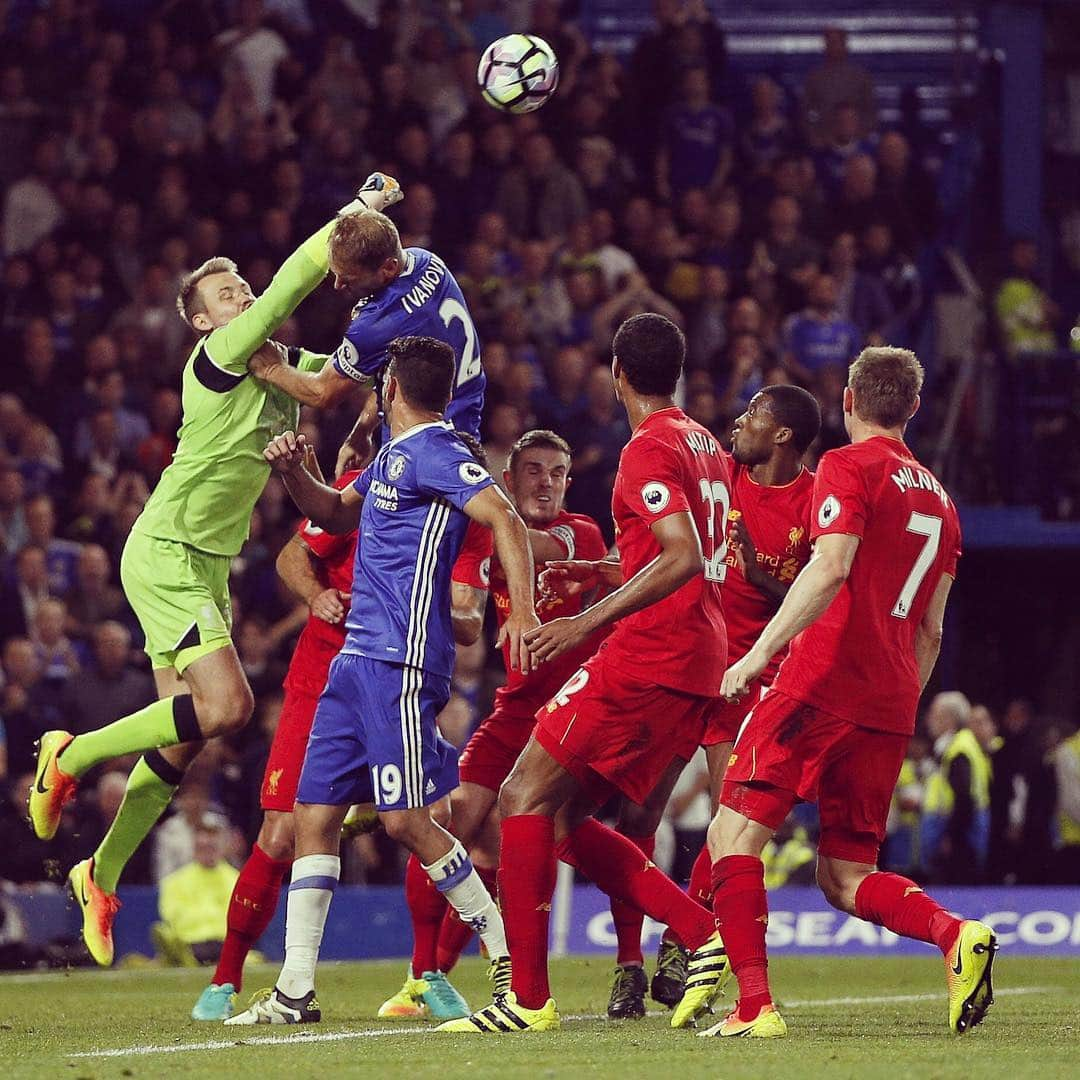 シモン・ミニョレさんのインスタグラム写真 - (シモン・ミニョレInstagram)「‪Looking forward to what is always a great contest against Chelsea. Let’s do this REDS! 🔴💪🏻 #YNWA #Anfield‬」4月13日 2時33分 - 22mignolet22