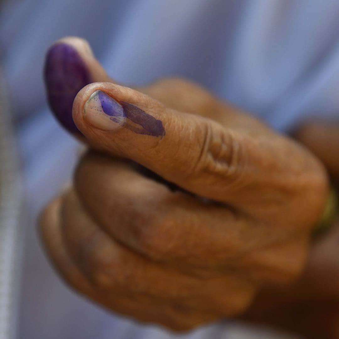 CNNさんのインスタグラム写真 - (CNNInstagram)「India, the world’s largest democracy, kicked off the first of several phases of its national election on Thursday, with right-wing Hindu nationalist Prime Minister Narendra Modi seeking a second term in office. Because of the sheer size of the electorate — India has about 900 million eligible voters, which is nearly triple the entire US population — the voting will be conducted over the next six weeks. At the polling stations this week, voters proudly held up their fingers marked with ink, which officials use to prevent people from casting more than one vote. (📸: Biju Boro/AFP/Getty Image, Noah Seelam/AFP/Getty Images and Prakash Singh/AFP/Getty Images)」4月13日 2時34分 - cnn