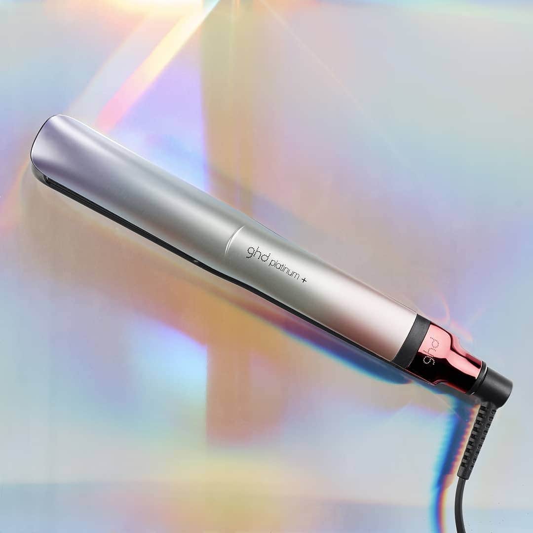 ghd hairさんのインスタグラム写真 - (ghd hairInstagram)「The #ghdplatinumplus is not just a pretty face 💁‍♀️ it’s ghd’s SMART styler that predicts your hair’s needs 💫  #ghdhair #goodhairday #notjustastraightener #ghdXcoachella #ghdfestival」4月13日 3時00分 - ghdhair