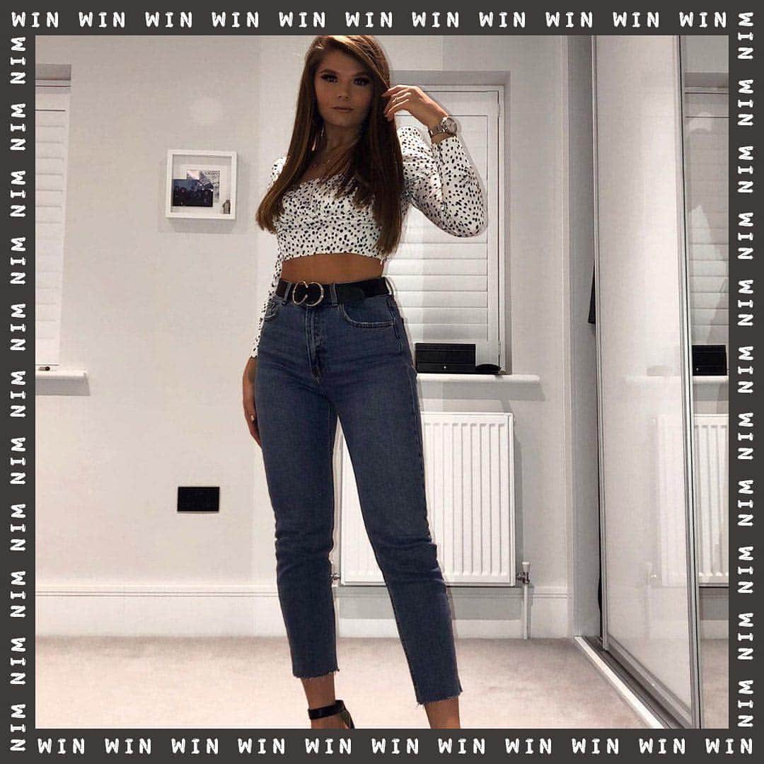 Public Desireさんのインスタグラム写真 - (Public DesireInstagram)「YESTERDAYS FEATURE TO WIN WINNER IS..... Mega babe @hannahcuttsxx lookin' UNREAL😍 DM us gal to choose your 'Jeans and a nice top' outfit 🔐 Shop White Spot Print Puff Sleeve Crop Top £34.99 + get the look with £22.99 #lookofthebae #pdbae Tap to shop ☝ Want to feature on our gram and WIN some PD goodies?!💸 1.	Take a pic in your fave PD pieces 2.	Tag #pdbae #lookofthebae and #featuretowin in the caption 3.	Tag @publicdesire  Get tagging gals - we can’t wait to see your looks! GOOD LUCK🍀  #pdbae #lookofthebae #competition #freestuff #giveaway #featuretowin」4月13日 3時36分 - publicdesire