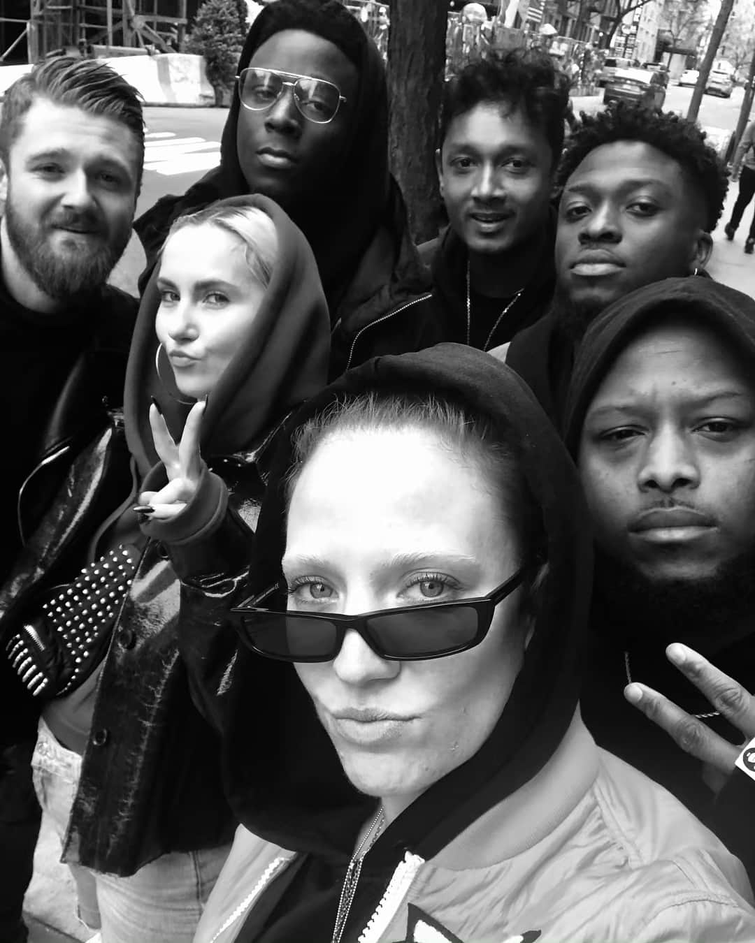 ジェス・グリンさんのインスタグラム写真 - (ジェス・グリンInstagram)「Another family 🖤」4月13日 3時52分 - jessglynne