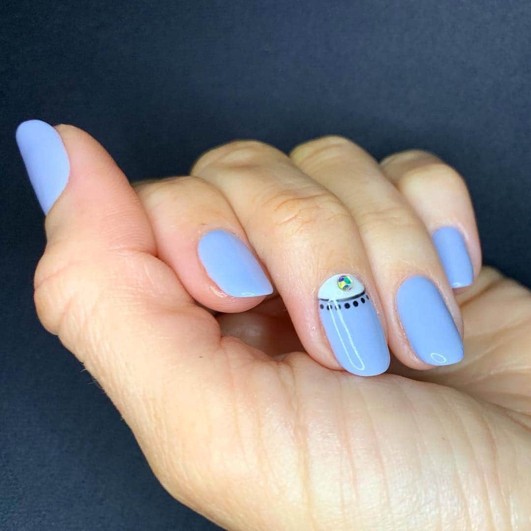 OPIさんのインスタグラム写真 - (OPIInstagram)「We see a manicure in your weekend plans 🔮👀@nailedby_cara we're #OPIObsessed ! ⁣⠀ ⁣⠀ #ColorIsTheAnswer #evileye #periwinkle #nailpolish #notd #nailsaddicts #festivalnails #friday #bluenails」4月13日 4時03分 - opi