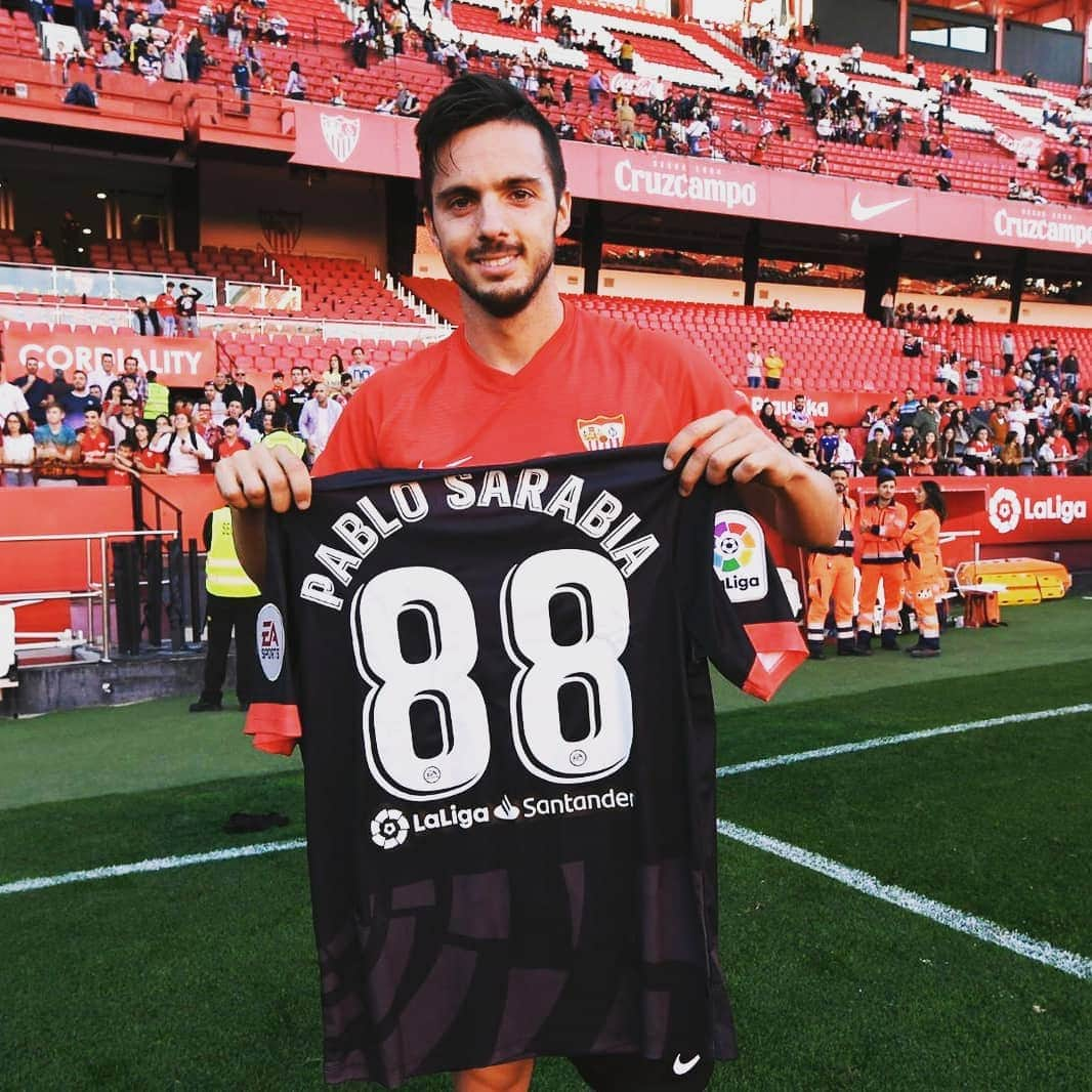 パブロ・サラビアさんのインスタグラム写真 - (パブロ・サラビアInstagram)「Un placer  formar parte del equipo de la semana ☺️ 🧞‍♂️intentaremos repetir cuanto antes ⚪🔴 @laliga @easportsfifa_es  #SevillaFc #VamosMiSevilla #PS17」4月13日 4時05分 - pablosarabia92