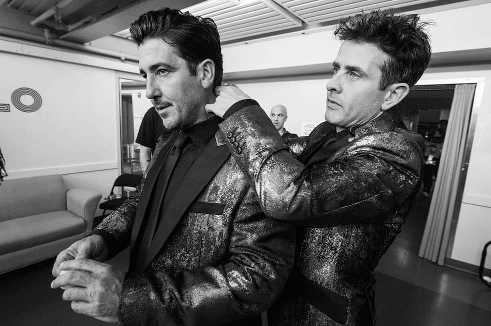 ニュー・キッズ・オン・ザ・ブロックさんのインスタグラム写真 - (ニュー・キッズ・オン・ザ・ブロックInstagram)「Brothers in this thing called life. 📸: @mjambriz」4月13日 4時05分 - nkotb