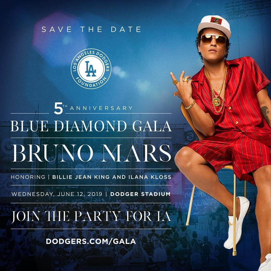 Los Angeles Dodgersさんのインスタグラム写真 - (Los Angeles DodgersInstagram)「24K Magic in the air.  Join your 2019 Dodgers at the @dodgersfoundation Blue Diamond Gala on June 12 for a private benefit concert featuring @brunomars! Get your tickets now at Dodgers.com/gala.」4月13日 4時11分 - dodgers