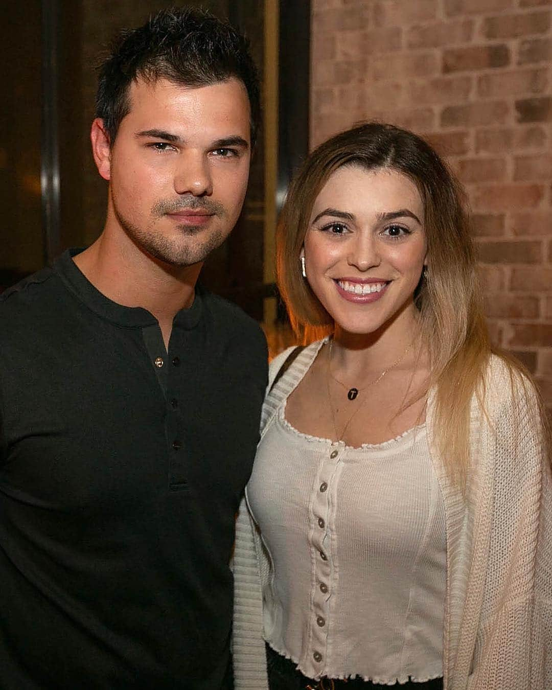 Just Jaredさんのインスタグラム写真 - (Just JaredInstagram)「@taylorlautner and his girlfriend @taydome wine and dine at DAOU Vineyards’ “Soul of a Lion” dinner! More pics at JustJared.com #TaylorLautner #TayDome #DAOUVineyards #SoulOfALion Photos: Michael Simon/Startraks」4月13日 4時41分 - justjared