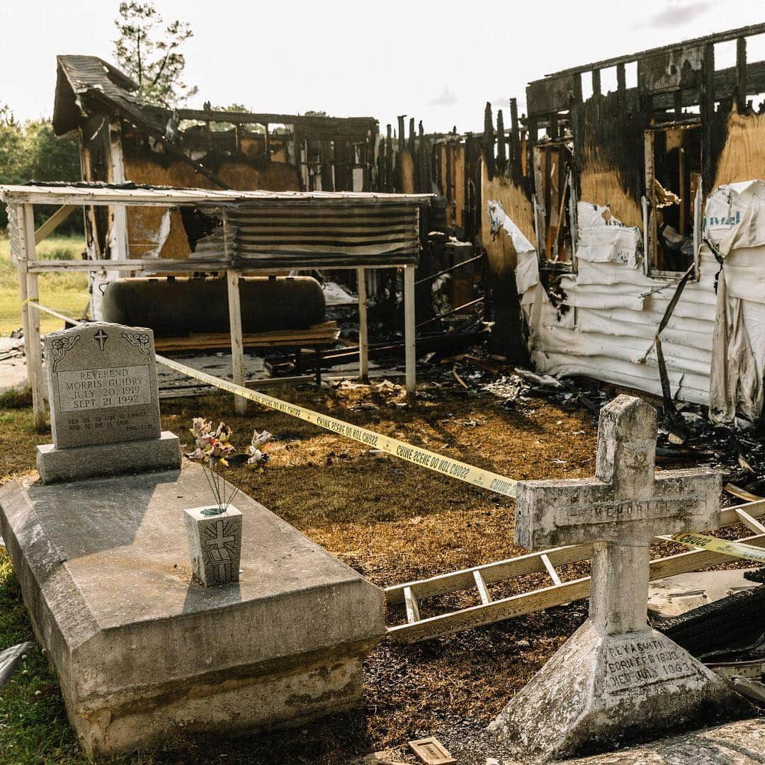 ニューヨーク・タイムズさんのインスタグラム写真 - (ニューヨーク・タイムズInstagram)「This is 1 of 3 historically black churches that have been set ablaze and destroyed in Louisiana in recent weeks. ”They burned down a building. They didn't burn down our spirit,” the Rev. Harry J. Richard of Greater Union Baptist Church preached at a makeshift gathering Sunday. In a news conference on Thursday, authorities announced the arrest of Holden Matthews, a 21-year-old white man who is the son of a sheriff’s deputy, in connection with the fires in St. Landry Parish. Authorities said that they had not concluded their investigation and could not say whether racism had played a role. Though the motive was less than clear, the results brought a measure of peace for a rural Cajun community that had been on edge since late March, when the first of the fires occurred. @misterwidmer shot this photo of Greater Union, one of the churches that was destroyed. Visit the link in our profile to read what led the detectives to their suspect.」4月13日 4時43分 - nytimes