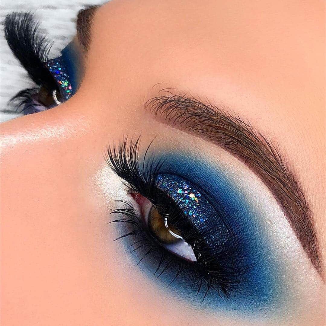 ULTA Beautyさんのインスタグラム写真 - (ULTA BeautyInstagram)「We're *glitterally* obsessed with this blue eye look, @bydanielleathena 💙✨💙 ⠀⠀⠀⠀⠀⠀⠀⠀ Beauty, your way 🙌 Share your pics with us by using #ultabeauty! 📷: @bydanielleathena」4月13日 4時57分 - ultabeauty