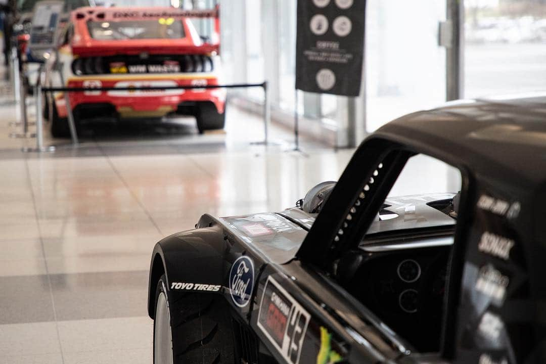 ケン・ブロックさんのインスタグラム写真 - (ケン・ブロックInstagram)「It’s an honor to not only have one of my #GymkhanaTEN vehicles on display in Ford’s World Headquarters - but TWO! Here’s a few shots of my @Ford Mustang RTR Hoonicorn V2 and Ford F-150 Hoonitruck where they sit in the main lobby. Rad. #lobbyart #HoonicornV2 #Hoonitruck」4月13日 5時26分 - kblock43