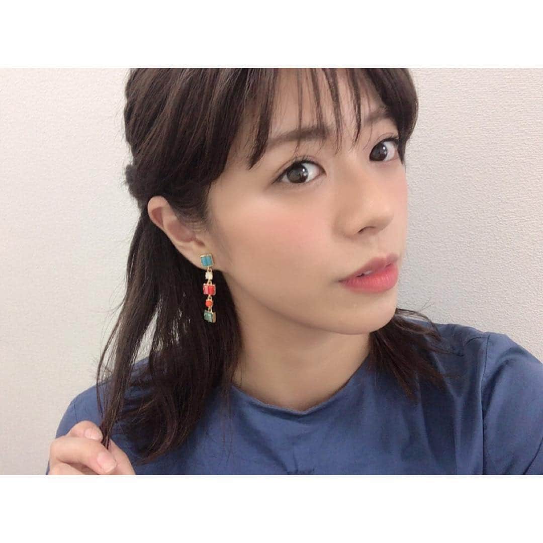 わちみなみのインスタグラム：「昨日のGGRの衣装﻿ ﻿ イヤリング💫 @roomx601  スカート💫 @ladymade_official ﻿ でした🌼﻿ かわいいイヤリングとスカートでした〜😆🌸﻿ ﻿ ﻿ 明日はガンバ戦ということで、﻿ 展望がわくわくでした☺︎﻿ ﻿ #わちみなみ﻿ ﻿#イヤリング #衣装」