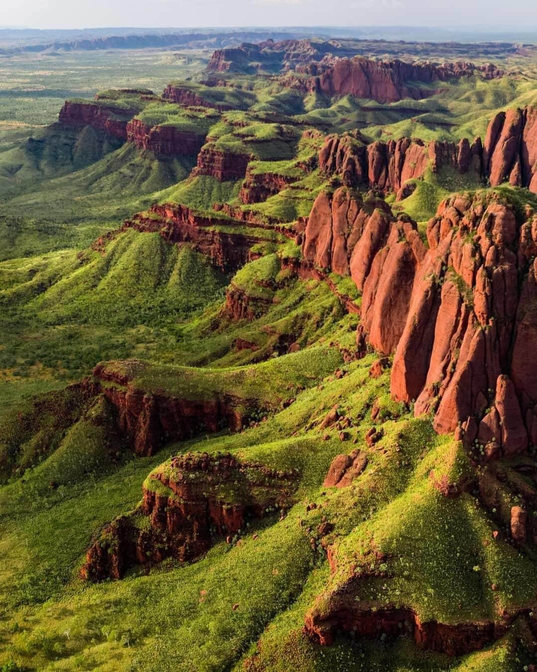 Australiaさんのインスタグラム写真 - (AustraliaInstagram)「The raw beauty of @thekimberleyaustralia 🧡 @from.miles.away captured this stunning shot of #Kununurra with permission from @luridgii Tours and the Mandangala Dawang, who granted him access to this unique and special place in @westernaustralia. Luridgii Tours operate cultural tours in the breathtaking #EastKimberley. Join traditional owner Ted Hall and his guides to experience the natural beauty of this incredible part of @australiasnorthwest, and learn about the local culture, history and social norms of the Miriuwung people.  #seeaustralia #justanotherdayinwa #australiasnorthwest #thekimberley #naturephotography #travel」4月13日 15時00分 - australia