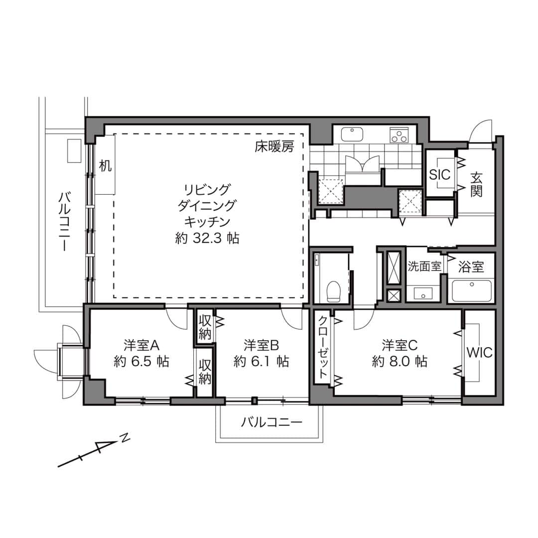 カウカモ ｜『一点もの』の住まいに出会おうさんのインスタグラム写真 - (カウカモ ｜『一点もの』の住まいに出会おうInstagram)「『僕たちの負けだ』 エントランスファサードを見上げ、新宿の空に唸る。カッコいいとは、こういうことだ。ヴィンテージの引力にもう抗えない。そしてこの後僕たちは、約32帖のLDKと立ち並ぶ書架にまた屈することになる。まあ・・・じきに住みこなしてみせますから。今に見ていなさい。 . 新宿御苑前駅 / 3LDK / 119.36㎡ . --------------- ▶︎バーチャル内見ができるカモ？この物件の詳細はストーリーズ、またはプロフィールのリンクから【 僕たちの負けだ 】をチェック！→@cowcamo --------------- . #cowcamo #カウカモ . #住まい#暮らし#マイホーム#リビング#ダイニング#キッチン#リノベ#リノベーション#リノベーションマンション#中古マンション#マンション暮らし#ライフスタイル#シンプルライフ#インテリア#インテリアデザイン#インテリアコーディネート#インテリア雑貨#インテリア好きな人と繋がりたい#物件探し#内装 #リビングインテリア#ダクトレール#スタイリッシュモダン#スタイリッシュインテリア#スタイリッシュな暮らし#大きな窓#シンプルモダン#広いリビング」4月13日 15時00分 - cowcamo