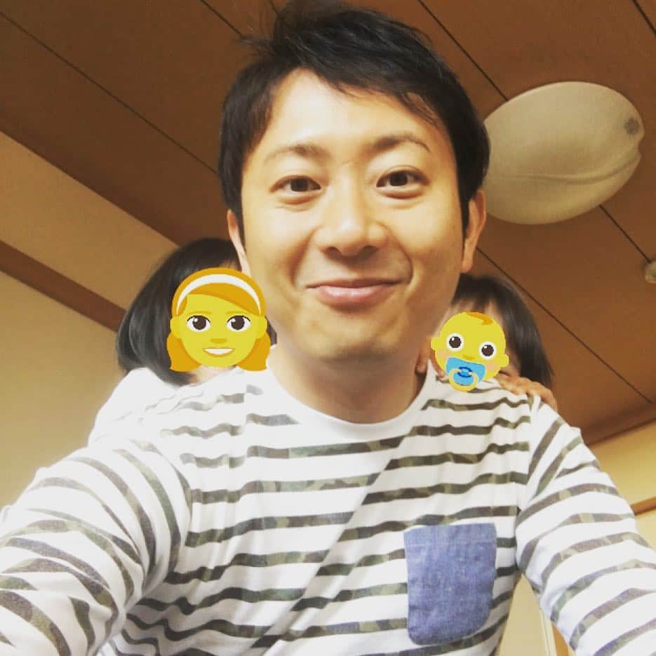 倉橋友和さんのインスタグラム写真 - (倉橋友和Instagram)「#子どもと遊ぶ #休日 。娘2人、いつまで父親に懐いてくれるのだろうか😭 #2児の父 #子育て #イクメン ？ #働き方改革 #メーテレ #アナウンサー #倉橋友和」4月13日 15時01分 - nbn_kurahashi