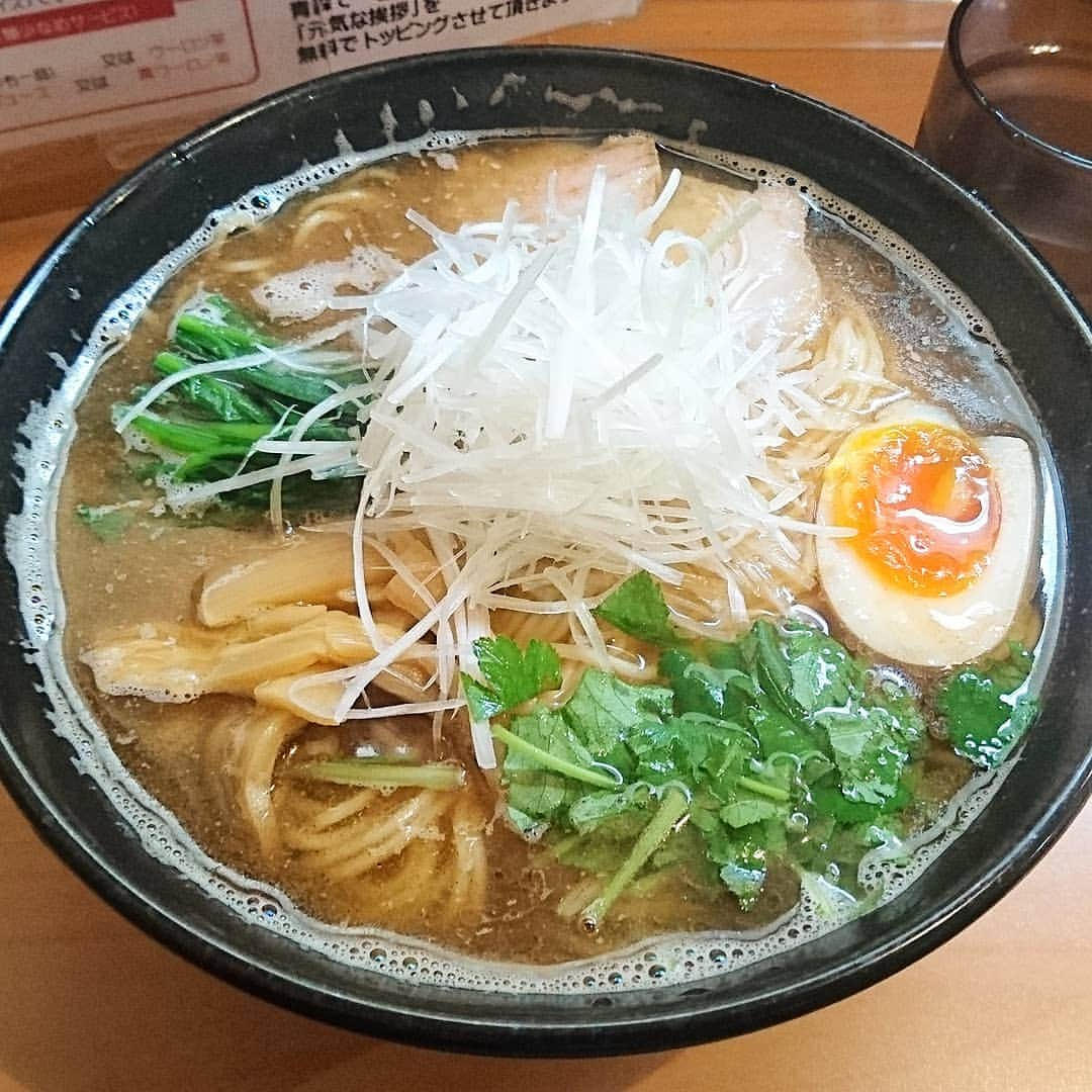 新山大さんのインスタグラム写真 - (新山大Instagram)「昼飯。麺山に行くと見せかけて来たよきた倉。最っ高😀 #青森市 #きた倉 #鰹 #らーめん #ららーめん #らららーめん #そしてユニバースのトイレでうんこなう」4月13日 15時14分 - dai_niiyama