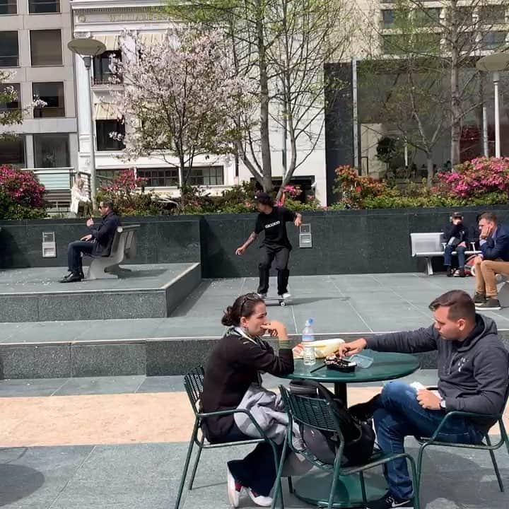 スラッシャーのインスタグラム：「Union Square @yonniecruz 🌁 Filmed by @gx1000」
