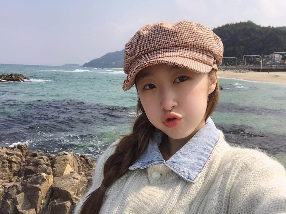 宇宙少女さんのインスタグラム写真 - (宇宙少女Instagram)「오늘은 우정만나는날💕 사진은 🌊바다지만 우리는 🌷공원에서 만나 🌸🌹💐! #우주스타그램 #우주소녀 #수빈」4月13日 15時19分 - wjsn_cosmic