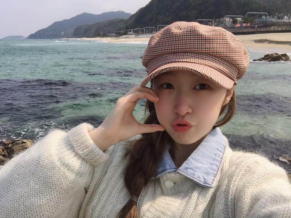 宇宙少女さんのインスタグラム写真 - (宇宙少女Instagram)「오늘은 우정만나는날💕 사진은 🌊바다지만 우리는 🌷공원에서 만나 🌸🌹💐! #우주스타그램 #우주소녀 #수빈」4月13日 15時19分 - wjsn_cosmic