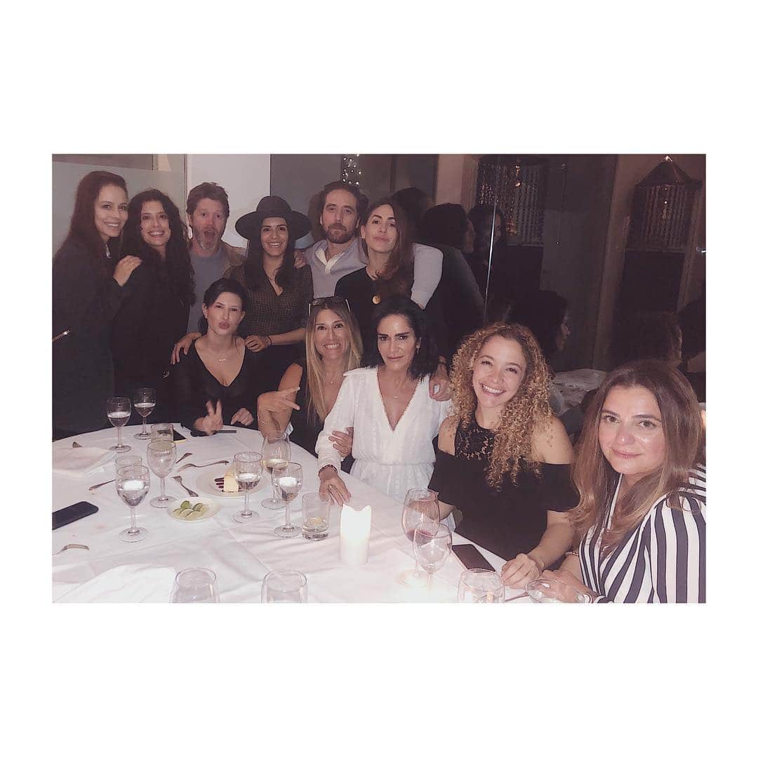 ナタリア・コルドバ・バックリーのインスタグラム：「Feliz renacimiento a esta guerrera tan querida y admirada... @lydiacacho ... por más como tú mujer!!! Te queremos chingos!!!」