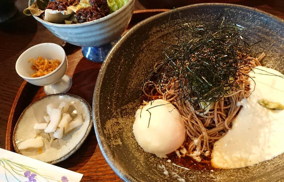 高井俊彦さんのインスタグラム写真 - (高井俊彦Instagram)「【本日の祇園合間ランチ☀️🍴2019.4.13】 由美姉さんのお誘いでまたまた『京のうまいもの屋 櫻』へ🌸  女性座員５人とわたしというスイミー状態でした🐠  女性座員の中で流行ってるアプリ『ウッディーパズル』というゲームを教えてもらいました✋  やばい‼️ ハマりそう⤴️⤴️⤴️」4月13日 15時47分 - takai_toshihiko