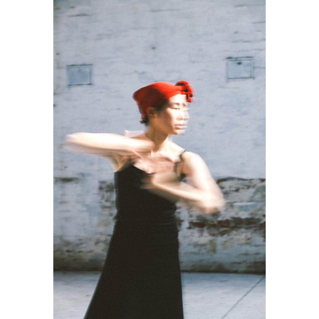 七咲友梨さんのインスタグラム写真 - (七咲友梨Instagram)「Melbourneで。 dancer : @mihoishii.japan  photo : @nanasaki_yuri . . #dance #dancer #contemporarydance」4月13日 15時51分 - nanasaki_yuri
