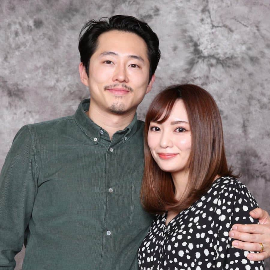 大島みづきさんのインスタグラム写真 - (大島みづきInstagram)「オタ活してきたぁぁ🧟‍♀️🧟‍♂️ 初！マギー様💚💙グレンの嫁です。笑 .  とても綺麗なお方だった💫 ウォーキングデッドの中では、凄くたくましい女性なんだけども☺️🌈 . って事で、過去のグレンとの思い出(笑)も 振り返ってみたけど… 私どんどん肥えてるわ。笑 . ━━━━━━━━━━━━━━━━━━━━━━━━ #theworkingdead #twd #workingdead #stevenyeun #glenn #laurencohan #maggiegreene #hollycon #hollycon19 #followme #zombie #instagood  #ザウォーキングデッド #ウォーキングデッド #スティーブンユアン #スティーヴンユァン #グレン #ローレンコーハン #マギー #スーパーナチュラル #スパナチュ #ハリコン #ハリコン19 #東京 #워킹데드 #스티븐연 #팔로우 #행복 #도쿄 #🧟‍♂️」4月13日 15時56分 - mizukiss56