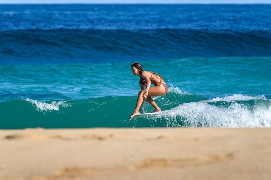 National Geographic Travelさんのインスタグラム写真 - (National Geographic TravelInstagram)「Photo by @michaelclarkphoto | Luluhia Babe Bloomfield Kane surfing on a longboard at Beach Park on the north shore of Oahu, Hawaii. While only 13 years old, Luluhia is by far the most graceful longboard surfer I have ever seen. She seemed to glide across the water effortlessly and easily caught twice as many waves as anyone else out this day. #surfing #longboard #oahu #northshore」4月13日 16時01分 - natgeotravel
