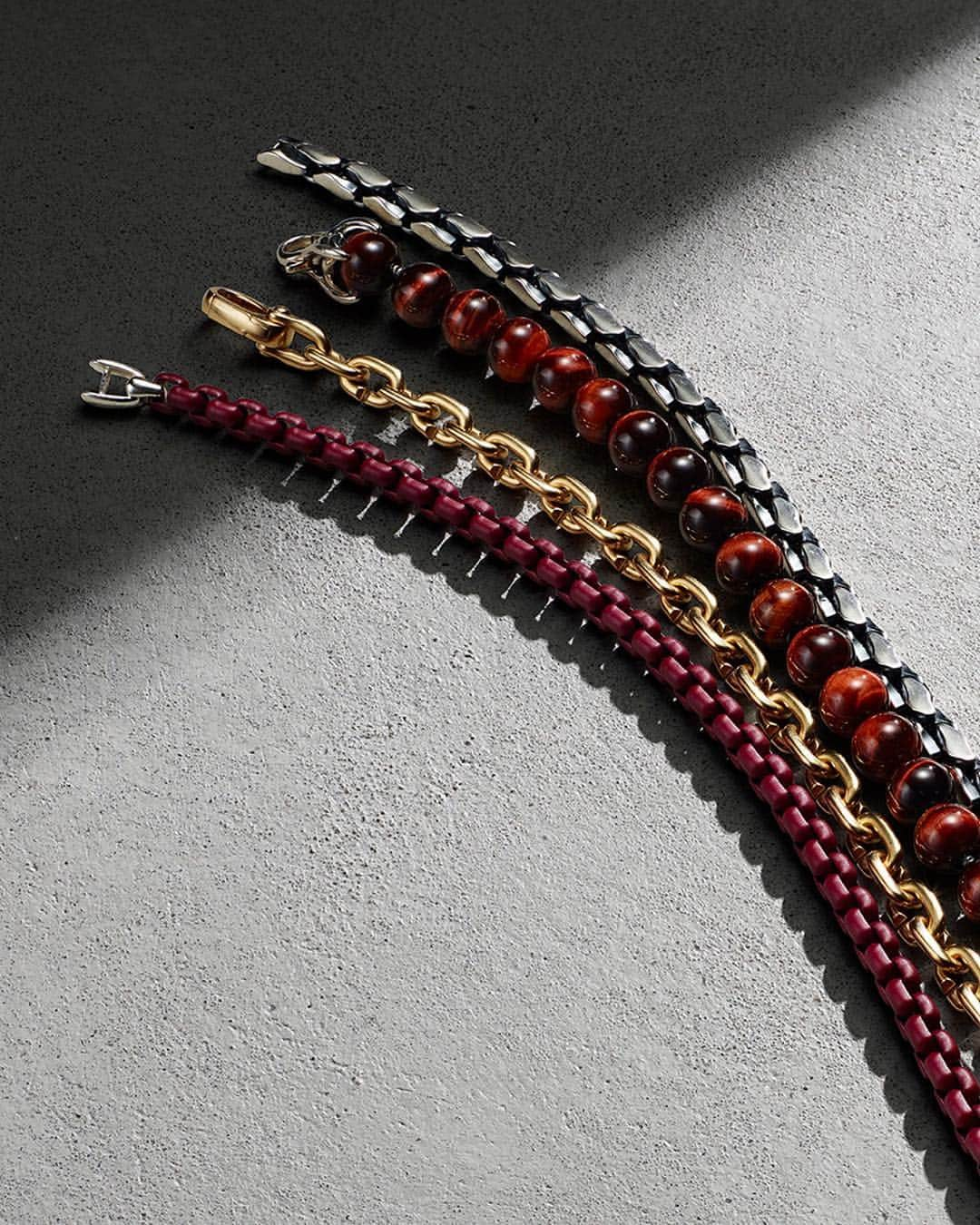 デイビット・ユーマンさんのインスタグラム写真 - (デイビット・ユーマンInstagram)「In the mix. • Combine Chains and Spiritual Beads in different materials, textures and colors. • #TapToShop these bracelets. #DavidYurmanMen」4月13日 7時20分 - davidyurmanmen