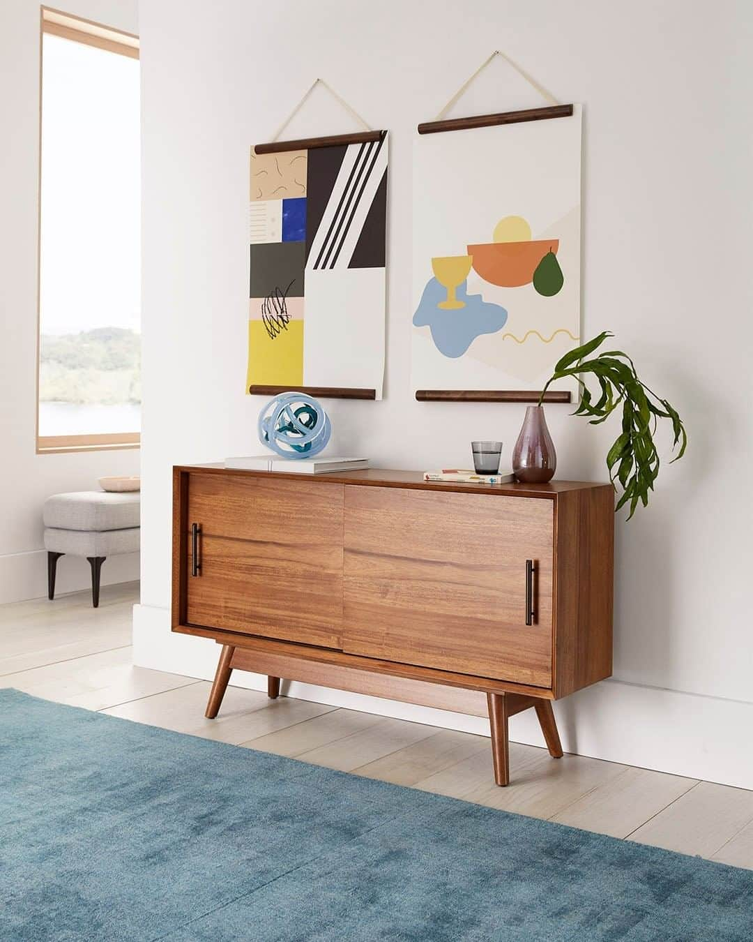 west elmさんのインスタグラム写真 - (west elmInstagram)「Inspired by 50s design + crafted for the modern day. Our Mid-Century Media Console  certified by both @fsc_international + @fairtradecertified so you can enjoy a throwback style with peace of mind! 😌🌳 #aprilisearthmonth  #midcenturyentry #fsccertified  #fsccertifiedfurniture #fairtradeusa #fairtradefurniture #fairtradecertified #fsccertifiedfurniture #shopconscious #midcenturymodern」4月13日 7時26分 - westelm