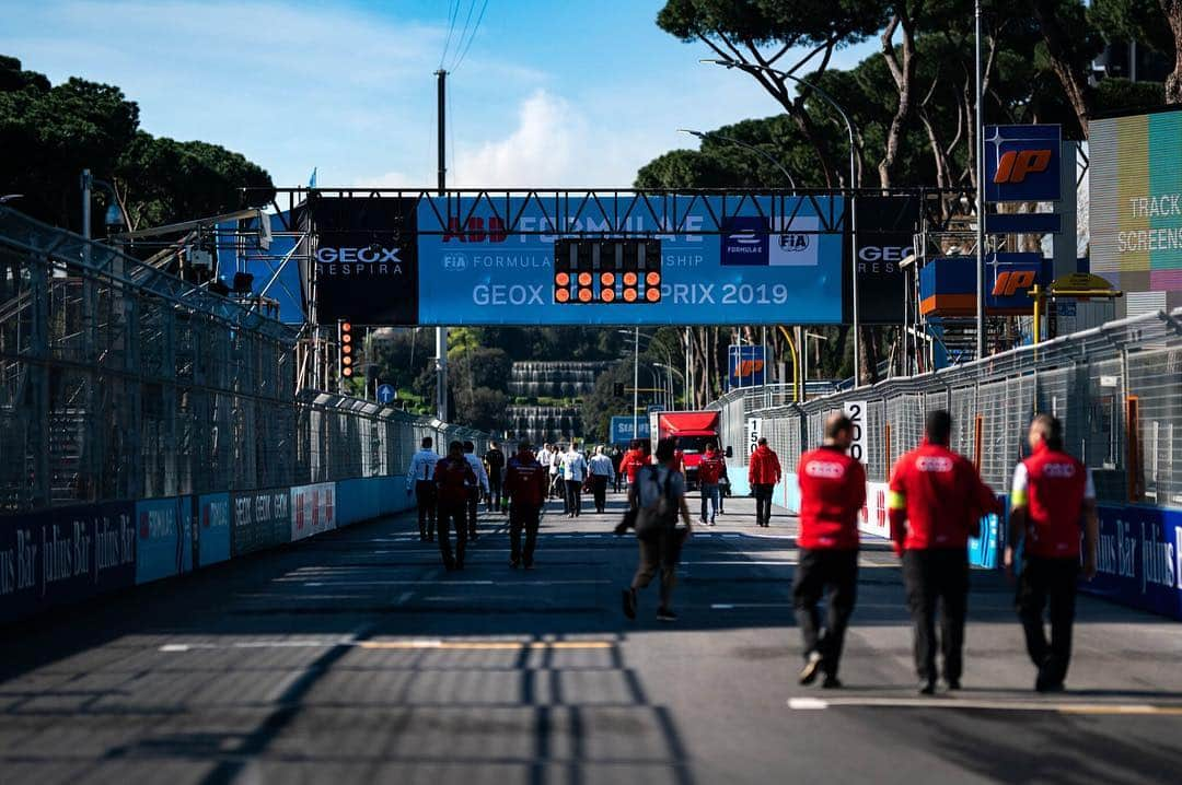 セバスチャン・ブエミさんのインスタグラム写真 - (セバスチャン・ブエミInstagram)「#RomeEPrix Today was a busy day with the press conference, track walk & shakedown. Serious things start tomorrow ! #ABBFormulaE」4月13日 7時44分 - sebastien_buemi