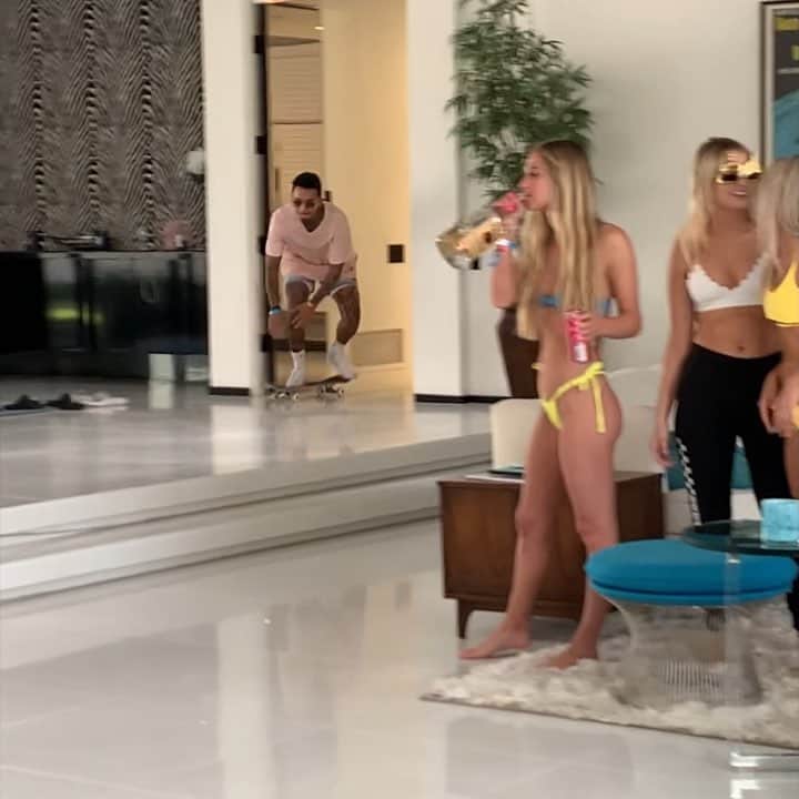 ナイジャ・ヒューストンのインスタグラム：「Chella send」