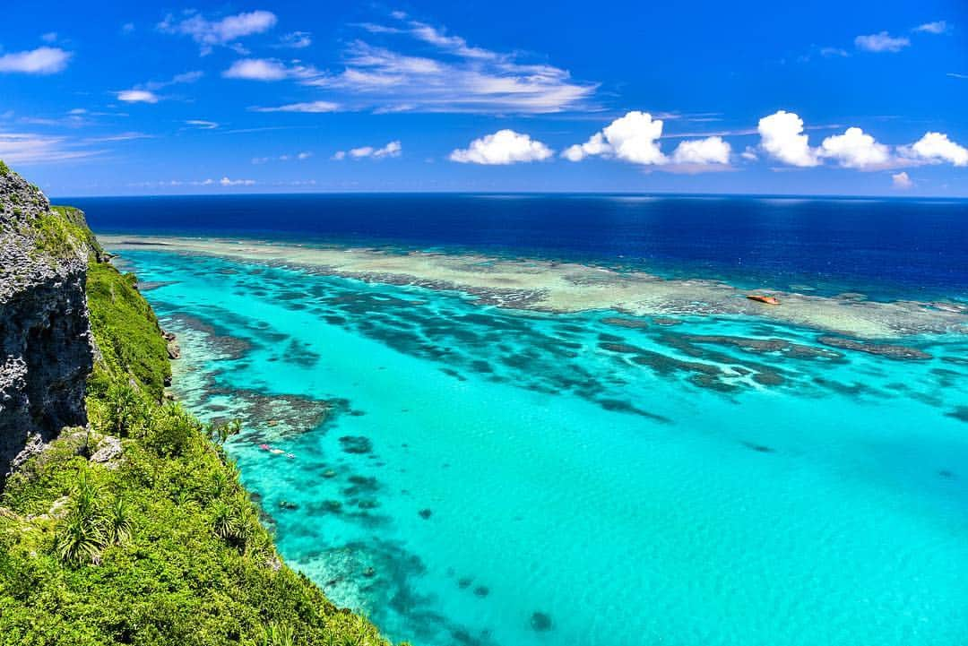 Syuuichi Yamadaさんのインスタグラム写真 - (Syuuichi YamadaInstagram)「伊良部島の 絶景ポイトント🏝✨ こんだけきれいな海が 目の前で見れるんだったら そりゃ観光客も増えるよね😅」4月13日 7時53分 - yama_ok5