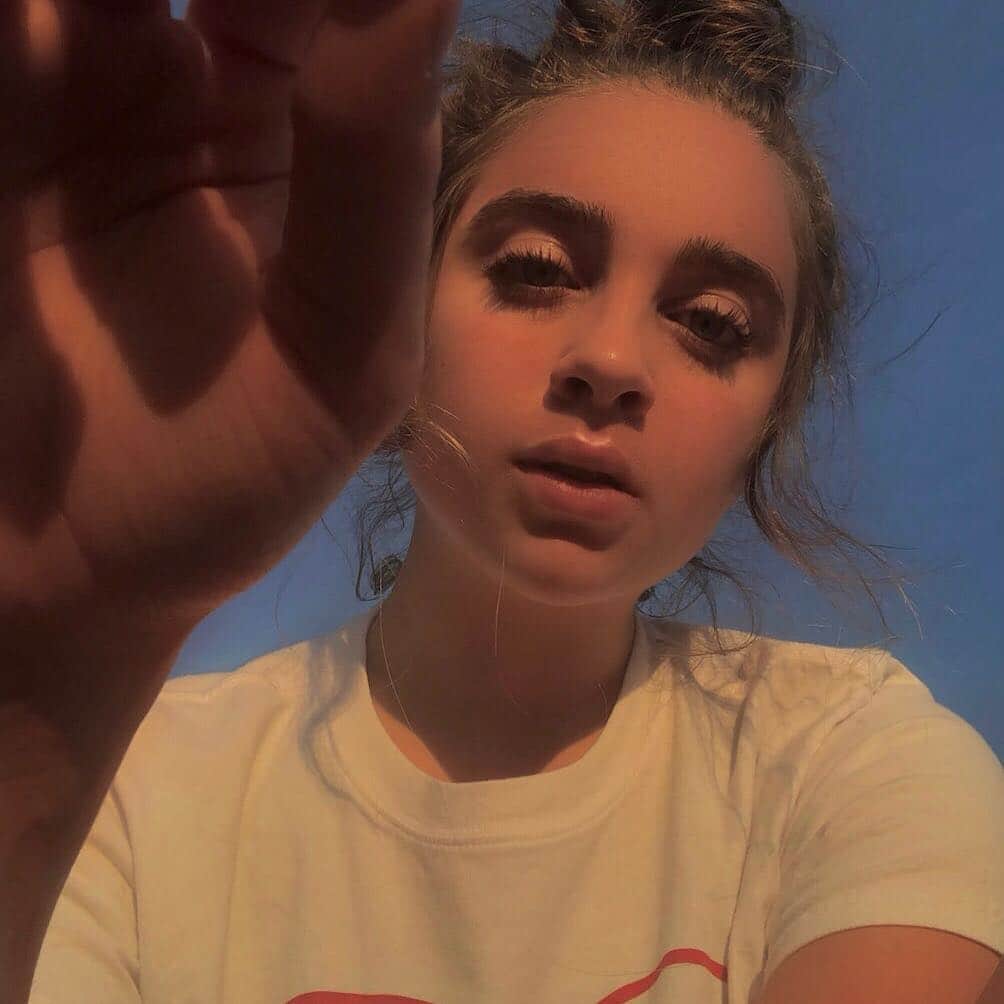 ペイトン・アーンストのインスタグラム：「anywhere but here please📍」