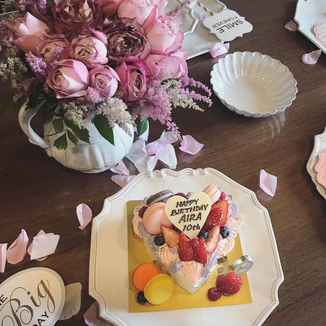 畑野ひろ子のインスタグラム：「HAPPY BIRTHDAY！！ #happybirthday #birthday #birthdaycake #daughter #10thanniversary」