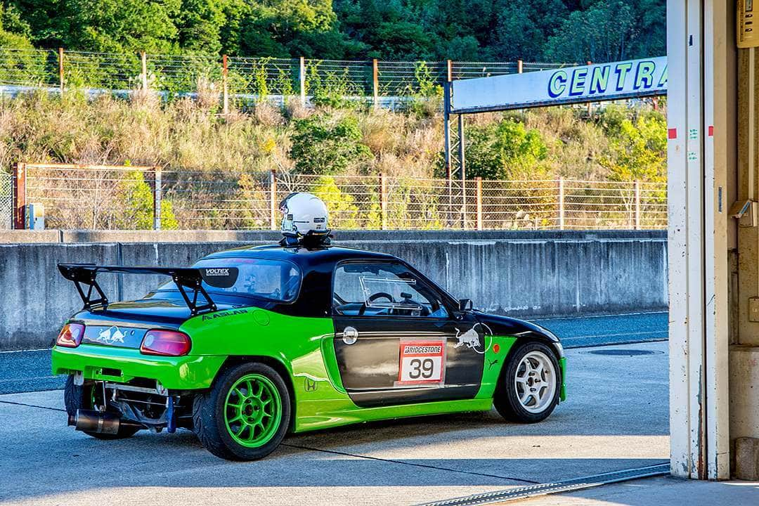 mistbahnさんのインスタグラム写真 - (mistbahnInstagram)「_ My Honda BEAT at Central Circuit _ Shot on 13-Oct 2018 "come 1 day race" at Central Circuit (Hyogo, Japan) _ _ The new engine built by ASLAN ( @aslan_inc_japan ) will be mounted soon. I'm looking forward to go back to track! _ _ ASLANさんに組んで頂いたエンジンが近々、搭載される予定です。 サーキット復帰が待ち遠しいです。 _ _ #hondabeat #hondabeatpp1 #pp1beat #ホンダビート #pp1 #ビート #e07a #mtrec #honda #centralcircuit #セントラルサーキット #come1dayrace #trackcar #trackday #trackspec #trackstance #timeattack #timeattackjapan #trackaddict #kcar #keicar #軽自動車 #aslan #a050 #advan #rsmach #rsマッハ #voltexracing #hondadesire」4月13日 8時08分 - mistbahn