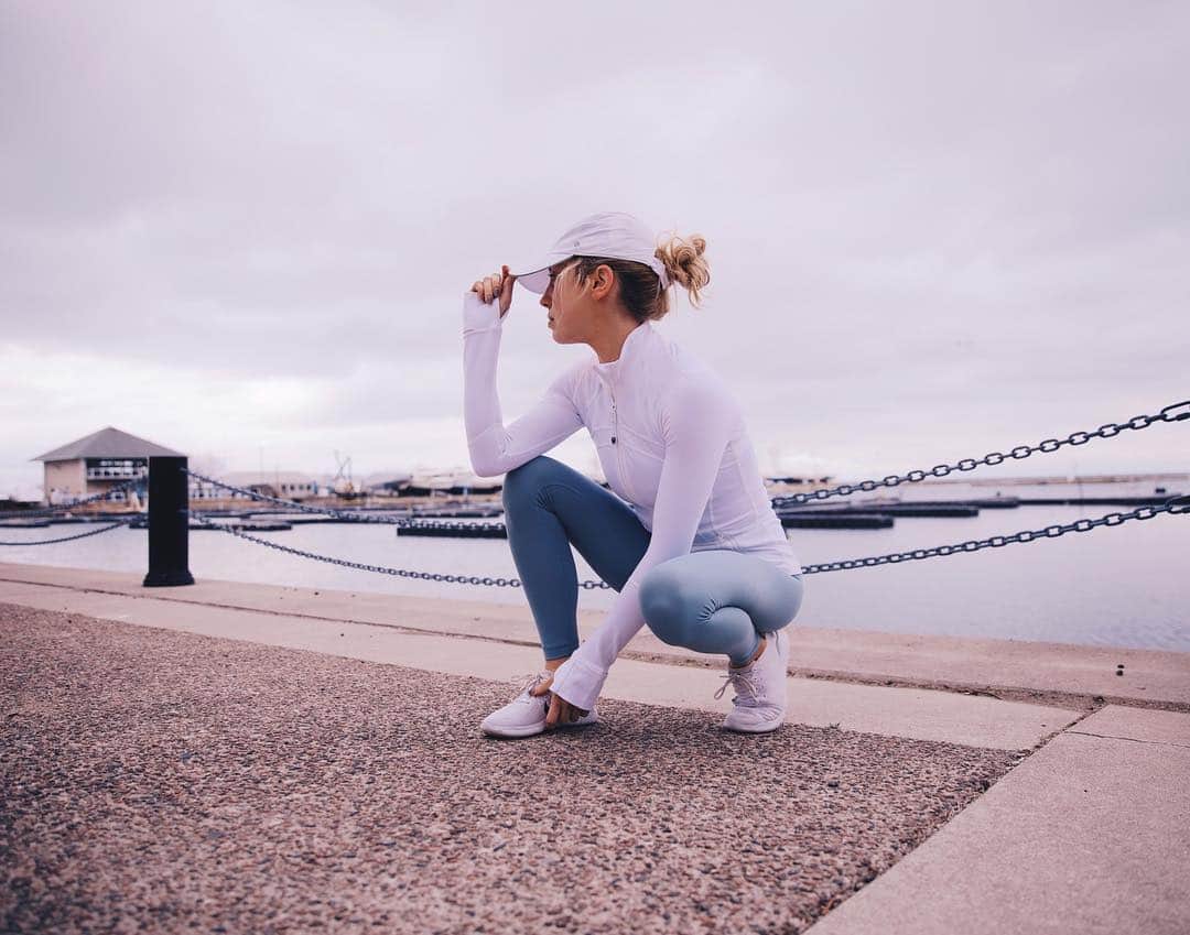 Kalyn Nicholsonさんのインスタグラム写真 - (Kalyn NicholsonInstagram)「I’ve teamed up with @lululemon to support their new running line, trying on all my favs and sharing my post run yoga flow in today’s bonus Fit Friday ✨ before my day even begins, (consisting mostly of sitting, scrolling and sharing) I try to make a move and break a sweat to do some good for my soul 💦 how do you move?  @magiclinks #thesweatlife #ad」4月13日 8時42分 - kalynnicholson13