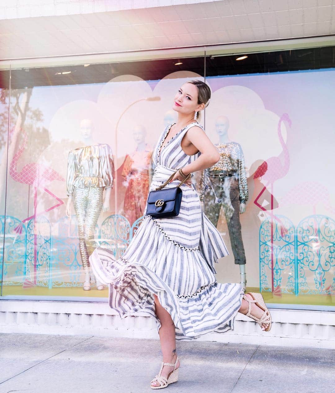 リズ・チェルカソワのインスタグラム：「Couldn’t leave for our desert festival weekend without picking up my new signature scent. I buy almost all of my fragrances exclusively from @nordstrom. It’s my go to for pretty much all of my beauty needs. Stop in today and find your own signature scent or shop now via http://liketk.it/2B7vR @liketoknow.it  #liketkit @welovecoco #sponsored #leseauxdechanel #nordstrombeauty」
