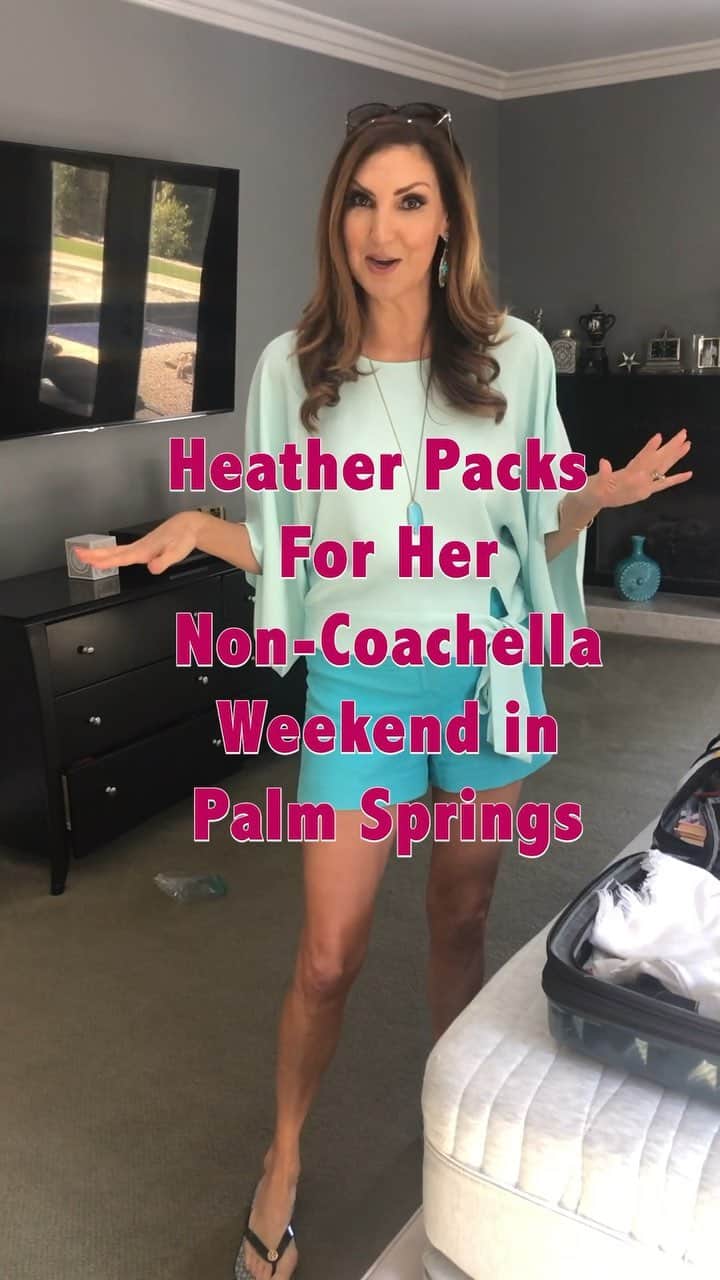 ヘザー・マクドナルドのインスタグラム：「Come with me as I pack for my Non-Coachella Weekend in Palm Desert! I should have already left for my trip but instead, I filmed this video for YOU! As always, if you love me, let me know.」