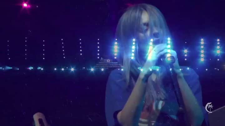 アリソン・ワンダーランドのインスタグラム：「this time last year @coachella with that easy x ghost voices mash up ✨✨✨」