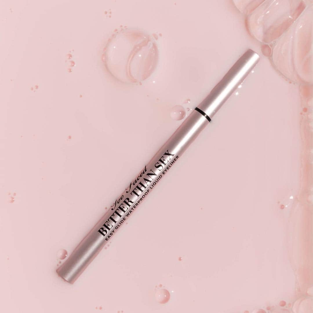 Too Facedさんのインスタグラム写真 - (Too FacedInstagram)「A great wing = A great day 💁‍♀️ Produce a sharp, fluid, smudge-proof line, every time with our NEW Better Than Sex Eyeliner. Did we mention its waterproof?! #betterthansex #toofaced」4月13日 9時01分 - toofaced