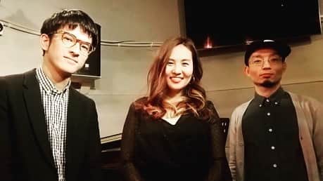 川本睦子さんのインスタグラム写真 - (川本睦子Instagram)「Had a blast last night in Tokyo!  昨夜、赤坂の素敵なお店 dot & blue さんにて素敵なメンバーでの演奏でした。天井高くすごく響きが良くて、とっても気持ちよかった！田窪くんのピアノ素敵だし、がみしと一緒に昔作った曲もできて、いろんな幸せが重なった夜でした✨✨✨ ありがとうございました💕  今日はこれから初めて山梨県で演奏のお仕事です！皆様も良き１日を❤️ precious さん写真をありがとう😊」4月13日 9時29分 - muzco