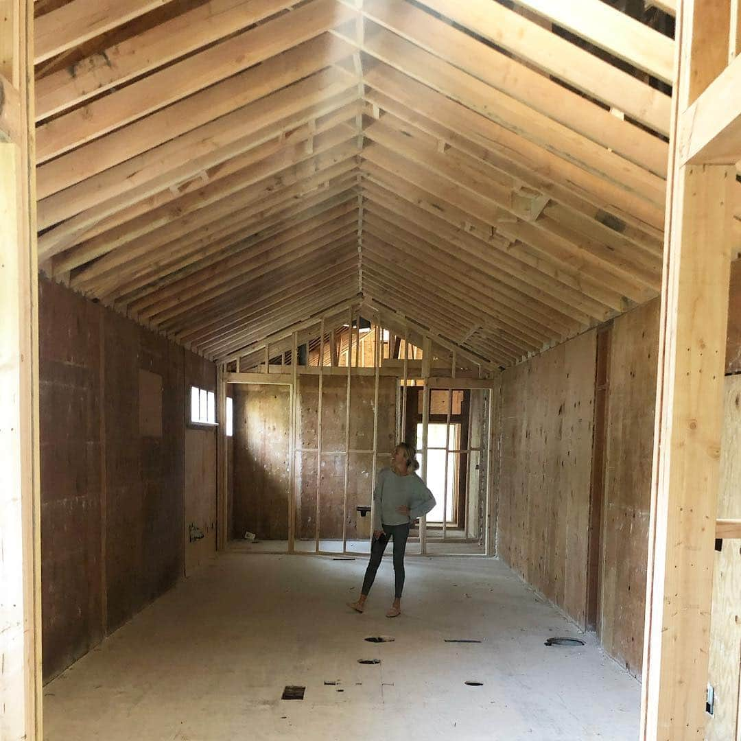 ビル・ランシックさんのインスタグラム写真 - (ビル・ランシックInstagram)「Another Rancic Renovation under way. Can you guess what this space is going to be transformed into?」4月13日 9時55分 - billrancic