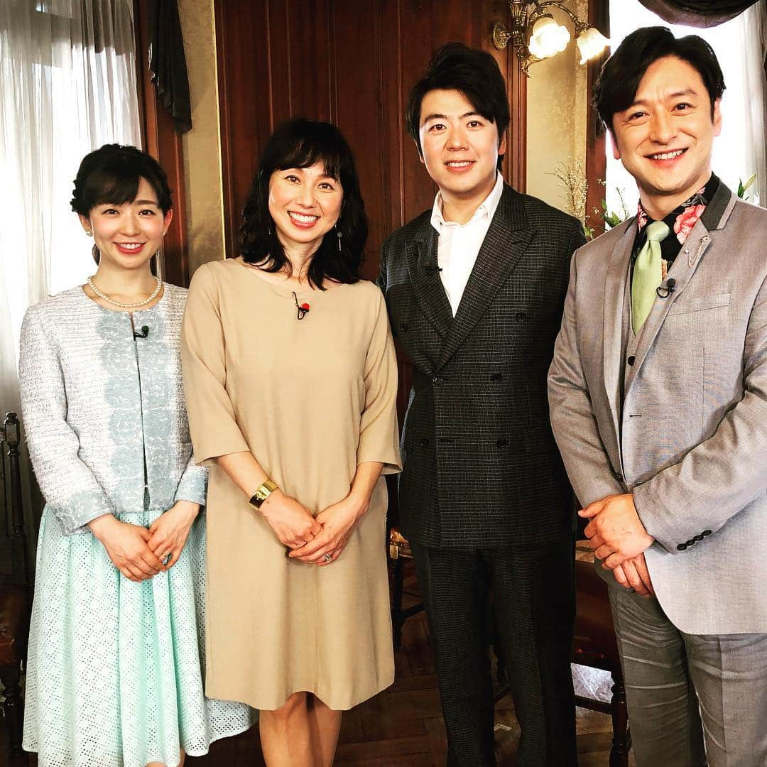 石丸幹二さんのインスタグラム写真 - (石丸幹二Instagram)「#題名のない音楽会 ピアノ界のスーパースター　ラン・ランに教わる休日 ピアノを弾きだしてから出逢う数々の名曲。でもプロの演奏で聴くことはなかなか叶わなず！今日はランランがお届けします。サロンで未来のピアニスト達、その親御さんと共に練習を楽しむ方法を教えてもらいました。 #ラン・ラン  #東尾理子　 #松尾由美子アナ  #石丸幹二 ほか」4月13日 10時11分 - team_kanji_ishimaru