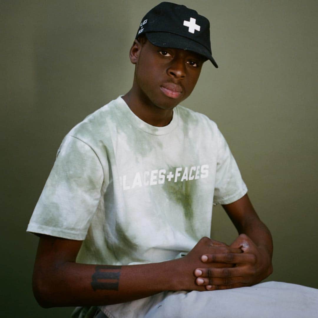 HYPEBEASTさんのインスタグラム写真 - (HYPEBEASTInstagram)「@hypebeaststyle: @placesplusfaces has unveiled a new capsule collection for @ourhomecoming, releasing exclusively in Lagos from April 19-21. The collection’s T-shirt features the Nigerian flag at the front and quote from Fela Kuti's "Water No Get Enemy” song. Alongside the tees is a hat with the Nigerian flag printed on the side and P+F’s branding on the opposite side. Photos: Places+Faces」4月13日 10時35分 - hypebeast