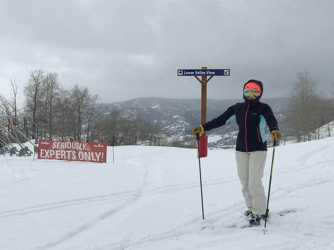 ケイティ・ロウズさんのインスタグラム写真 - (ケイティ・ロウズInstagram)「Ripped it up today. Epic ski day. Never Spring skied in so much snow! #Thirdhome @thirdhome @howelltalentrelations #talentpartner」4月13日 10時51分 - ktqlowes