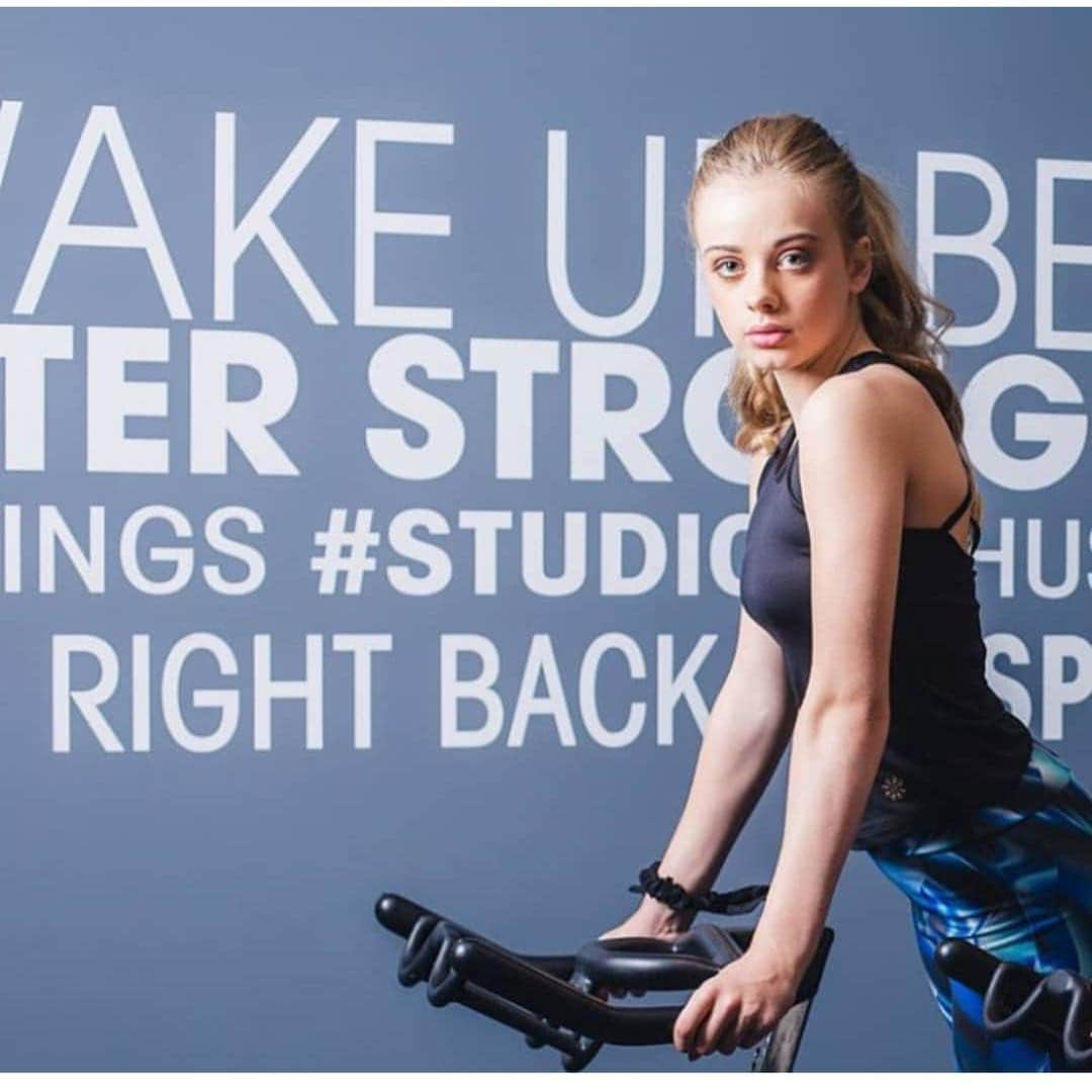 Indi Woollardさんのインスタグラム写真 - (Indi WoollardInstagram)「Who’s up for the gym ?  @flo.active campaign  #activewear #gym #woollard #gymmotivation #indiawoollard #workout #letsdothis #fitness」4月13日 10時55分 - indiawoollard