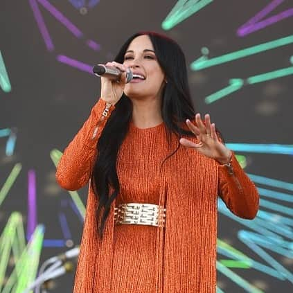 MTVさんのインスタグラム写真 - (MTVInstagram)「#KaceyMusgraves brought big yeehaw energy to her very first #coachella performance ✨🤠」4月13日 10時55分 - mtv