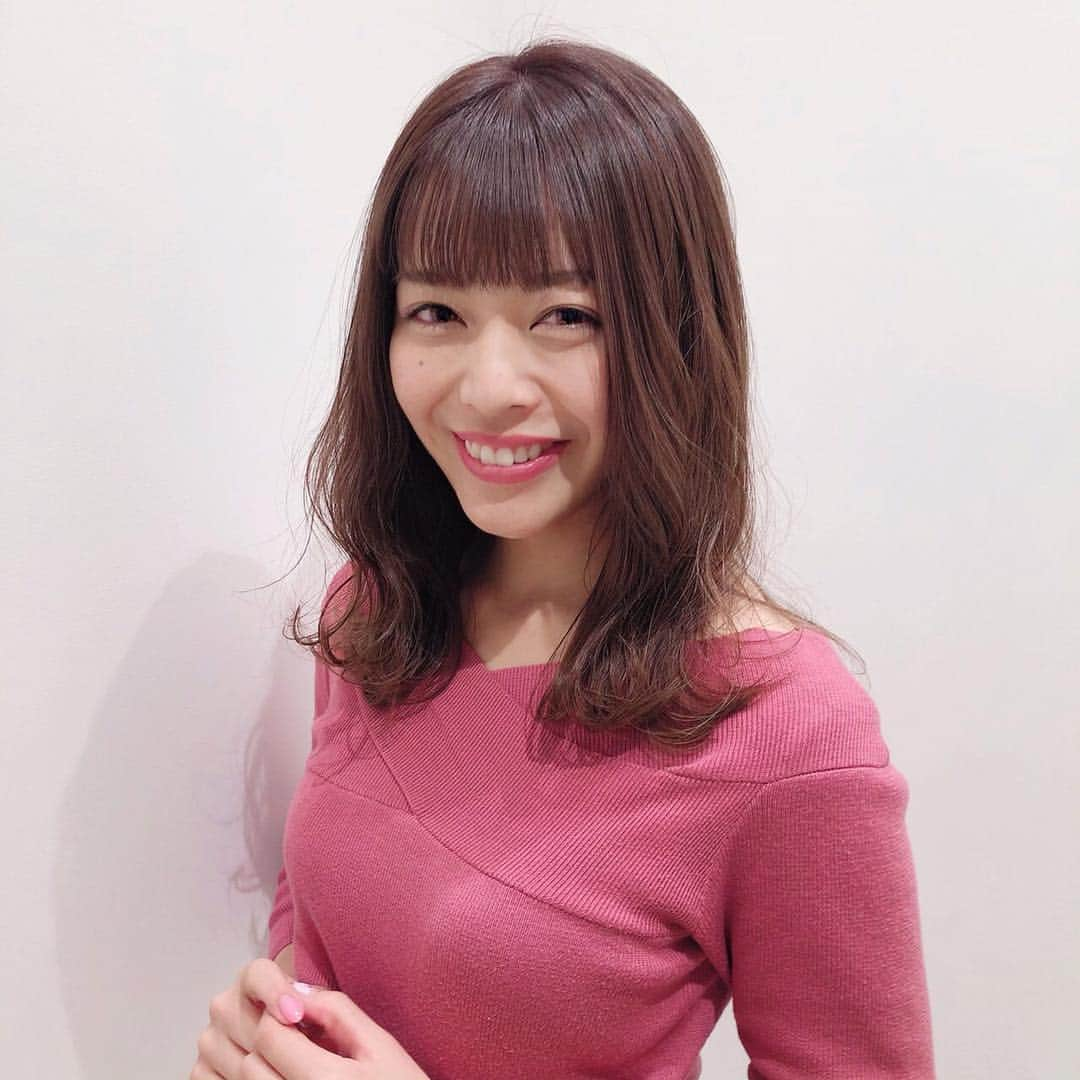 石倉侑芽さんのインスタグラム写真 - (石倉侑芽Instagram)「いつもお世話になってる さゆりちゃん(❁´◡`❁)💓 @sayuri.loness . 新しくオープンして初めての銀座店でした☺️💓 基本的にいつもおまかせ🤤 いい感じにしてーって言ったら 好みに合わせて仕上げてくれて感謝です🎀 アニメに美容に占いに、知識豊富で色んな面白いお話してくれて あっという間に時間が過ぎます😊 いつもありがとう☺️💕 . #loness#hair#美容院#💇‍♀️」4月13日 10時57分 - yume8115