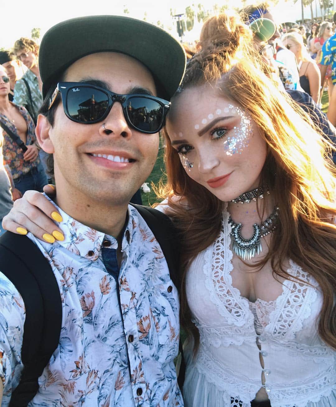 ヴィック・フエンテスのインスタグラム：「Here with the finest girl at Coachella 💃🕺🏽」