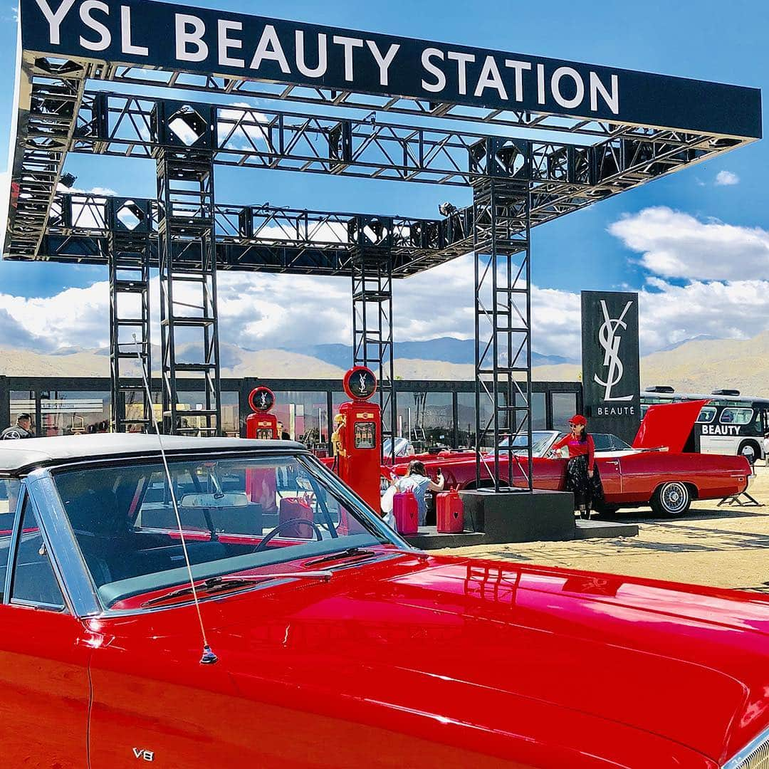 Yves Saint Laurent Beautyさんのインスタグラム写真 - (Yves Saint Laurent BeautyInstagram)「The best of the best are fueling up at the YSL BEAUTY STATION this weekend. Where are you? Join the adventure and don’t get left in the dust. Open 3PM-8PM this Friday & 10AM -8PM THIS Saturday and Sunday. CATHEDRAL CITY - ALLEN ROUTE 111 #yslbeauty #yslbeautystation #palmsprings」4月13日 11時11分 - yslbeauty